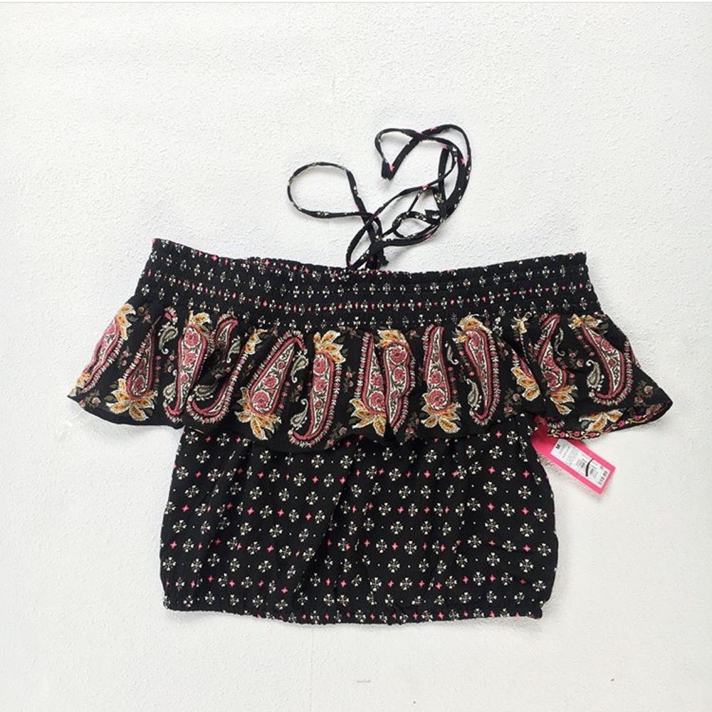 Xhilaration Crop top